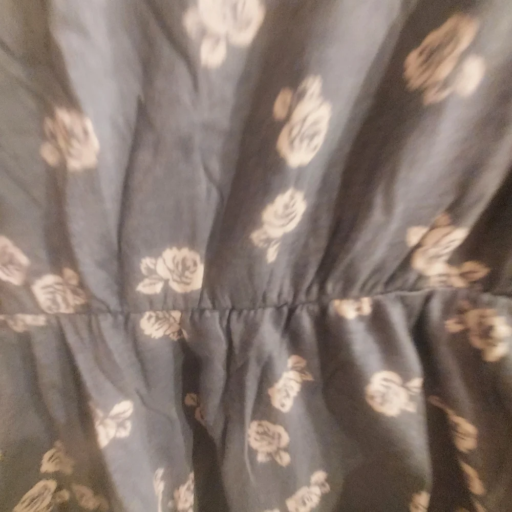 Children's Place Girls Grey Dress with Pink Rosebuds Size 10/12